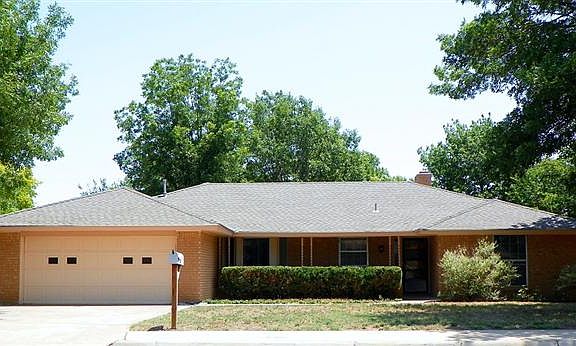 2nd image of 610 Belmont Dr