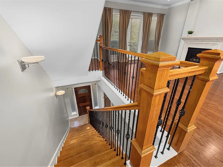1614 Stuart St — Photo 10