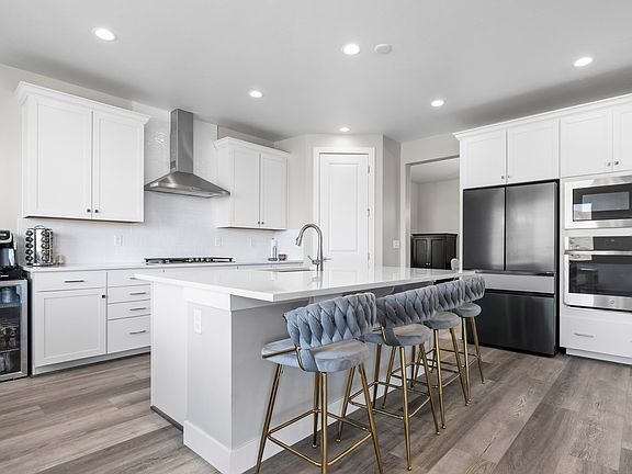 5th image of 294 Empire Dr #129