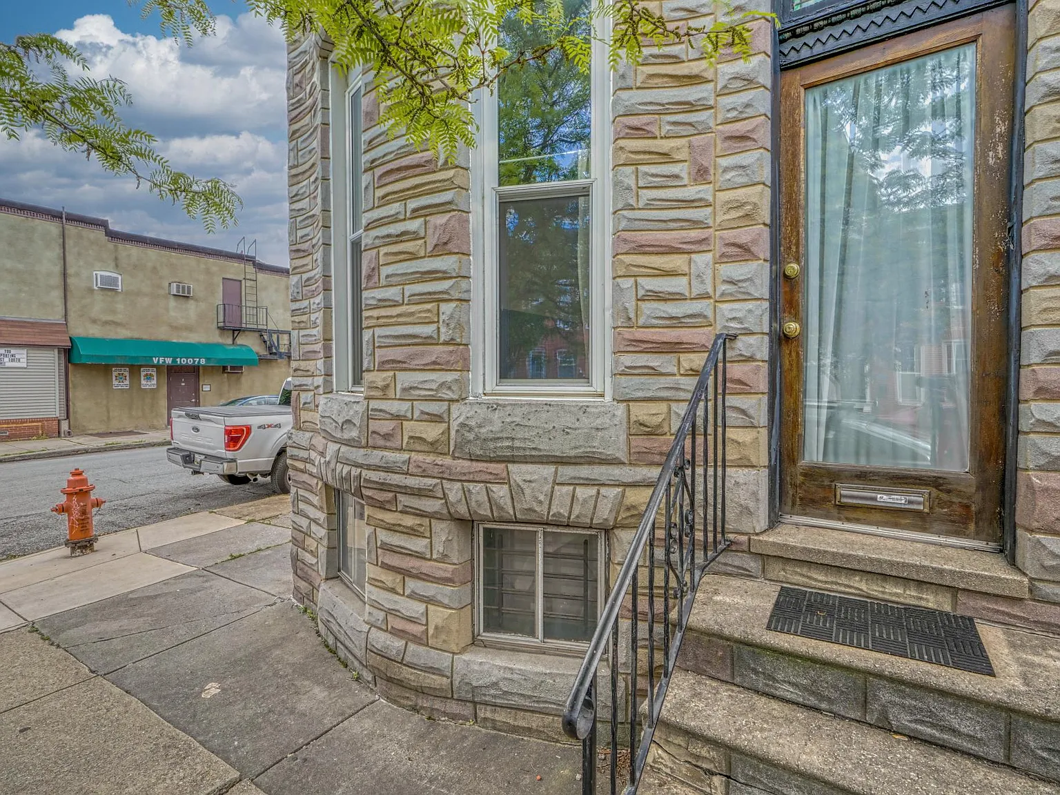 3 bed, 1614 sqft, $2,100 — Photo 1