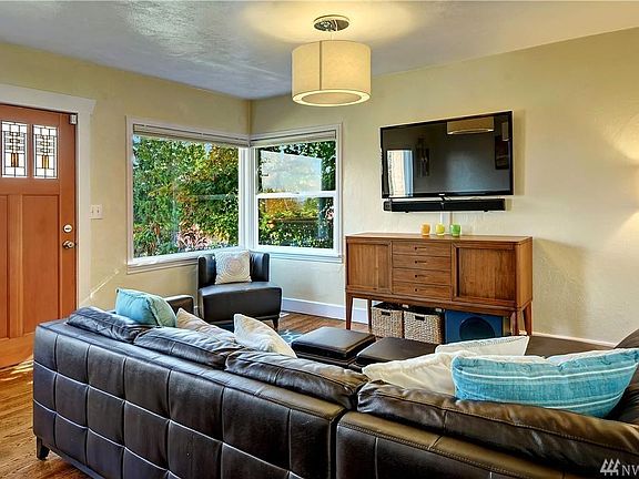 5th image of 7107 30th Ave SW