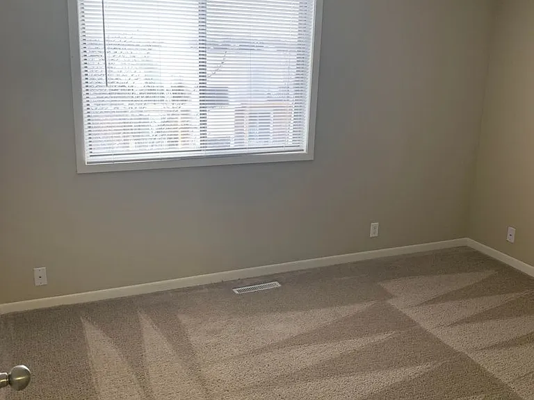 Superior Place Apartments — Photo 48