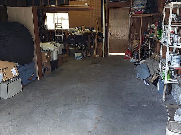 3rd image of 1034 Canyon Ave