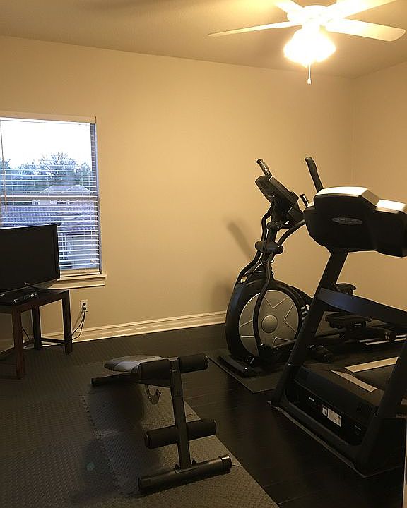 1st image of 5381 Glenlake Pl