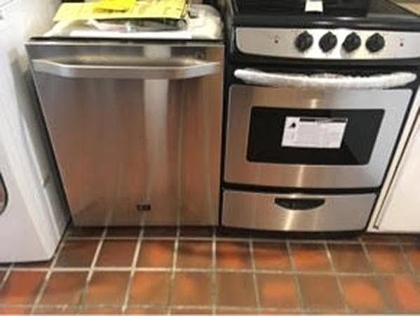 Staineless Steel Stove and Dishwasher