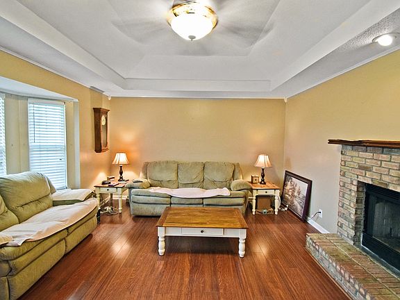 3rd image of 3674 Oakland Rd