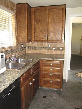 3rd image of 3591 Corby Ave