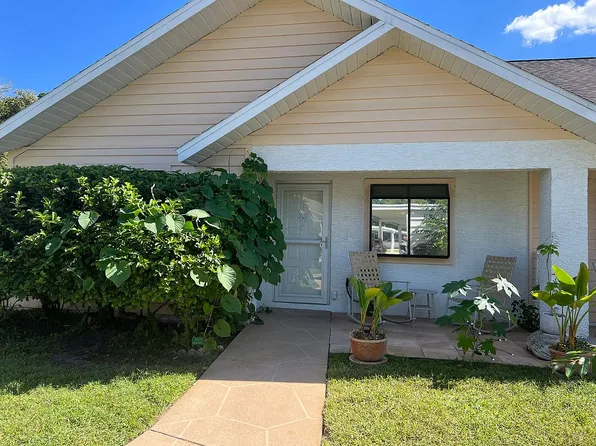 10706 Laquinta Dr, New Port Richey, FL 34654