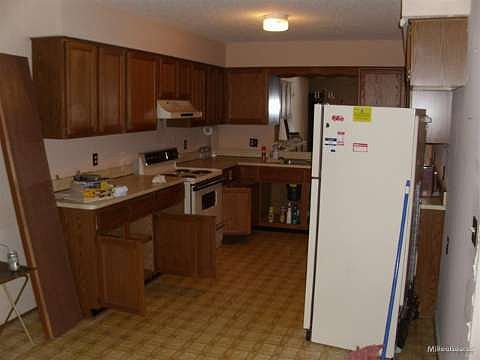 3rd image of 22721 Garfield St #5