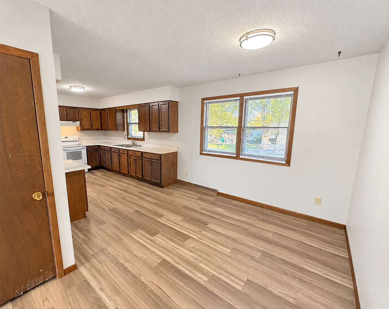 2104 Sylvan Circle, Brandon SD — Photo 4