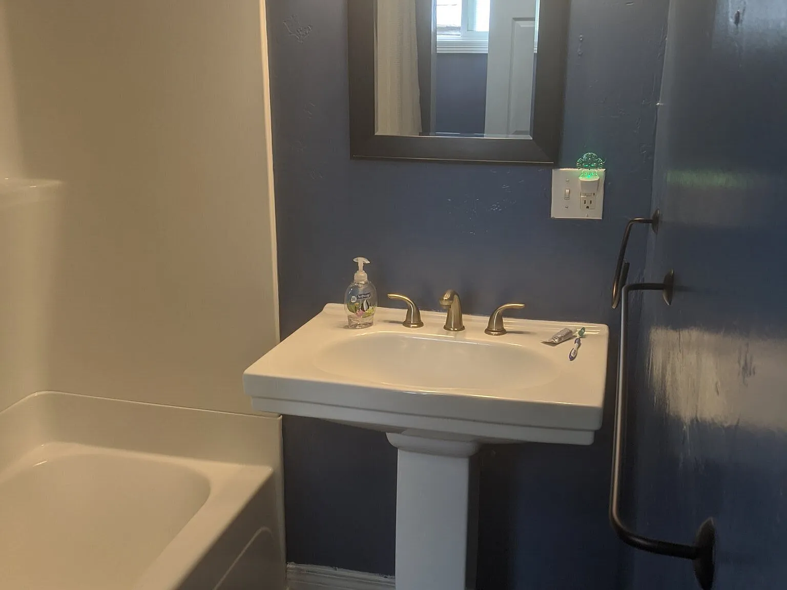 2 bedroom, 1 bath Lincoln city house — Photo 3