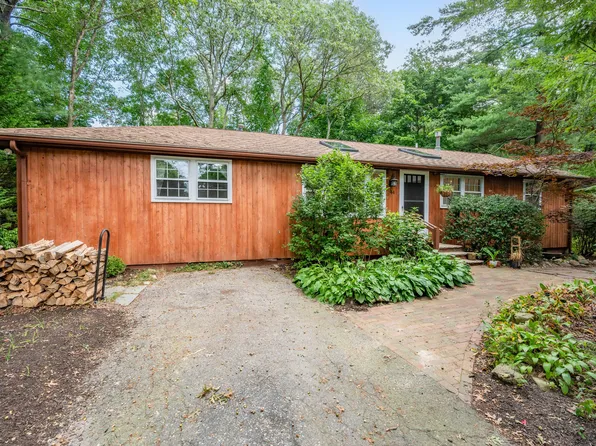 44 Round Pond Drive, East Falmouth, MA 02536