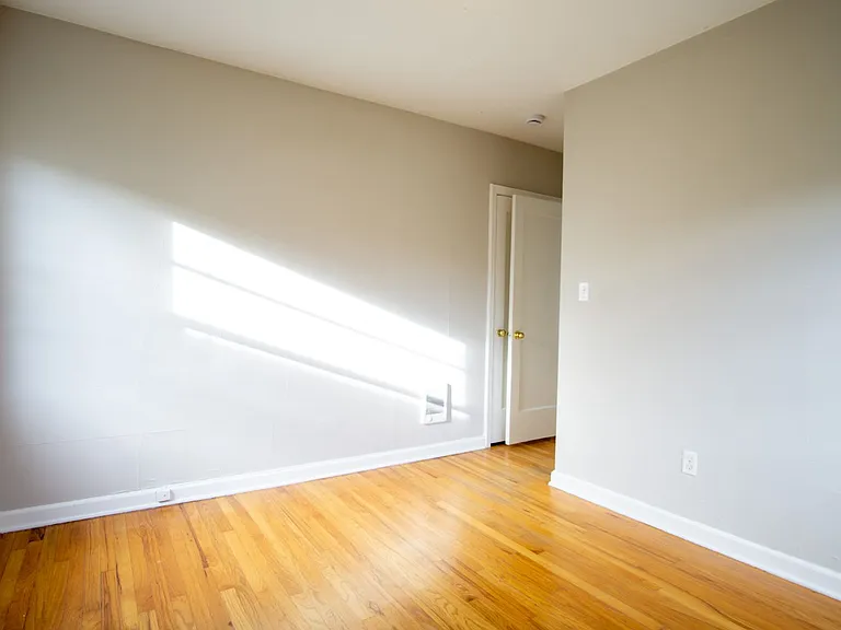 1946 NW Lovejoy St #3 — Photo 13
