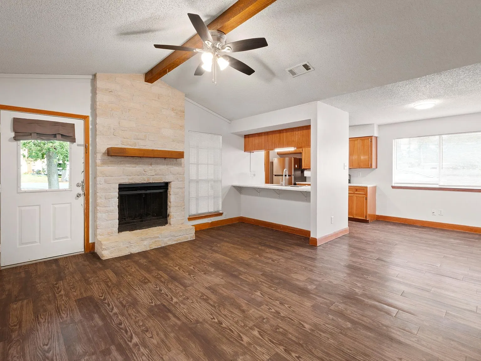 2 bed, 2.0 bath, 1173 sqft, $1,395 — Photo 4