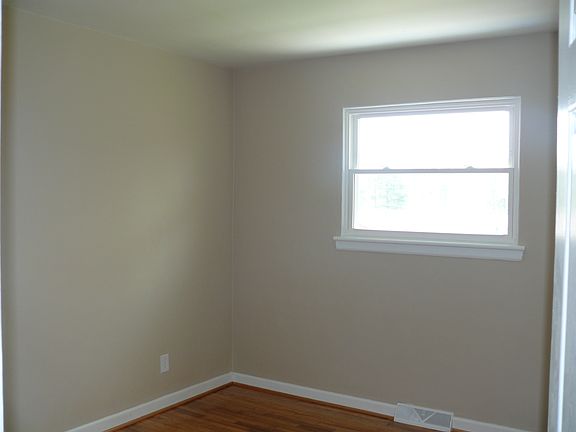 5th image of 3810 Wilmont Ave NW