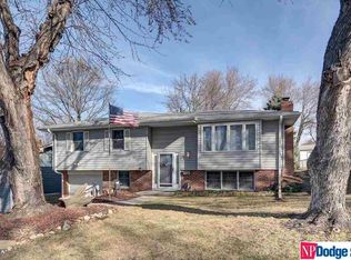 8710 Weir St, Omaha, NE 68127