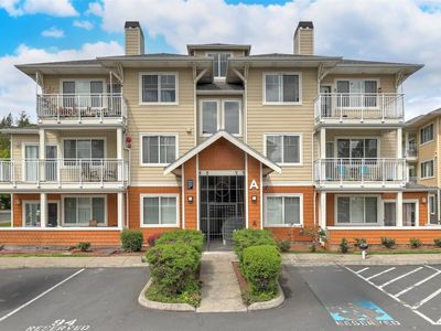 564 225th Lane NE #A-105, Sammamish, WA, 98074