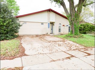 2946 Lockwood Dr, Carrollton, TX 75007