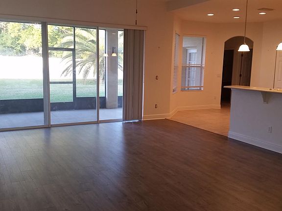 5th image of 430 Brentwood Club Cv