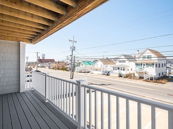 5th image of 178 N End Blvd Unit A