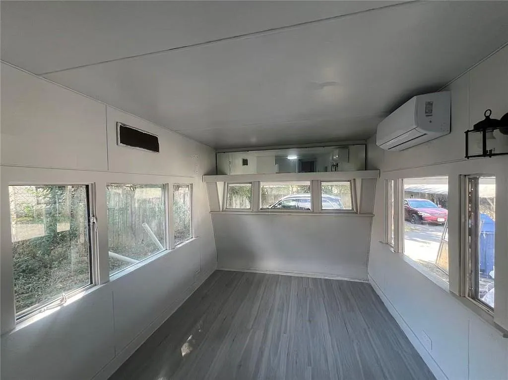 2 bed, 1.0 bath, 500 sqft, $950 — Photo 2