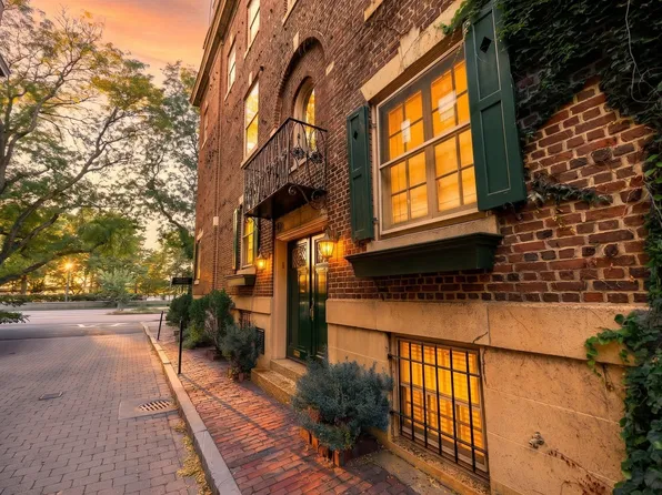 1 W Hill Pl, Boston, MA 02114