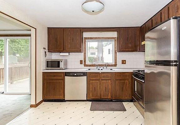 2nd image of 63 Longfellow Dr