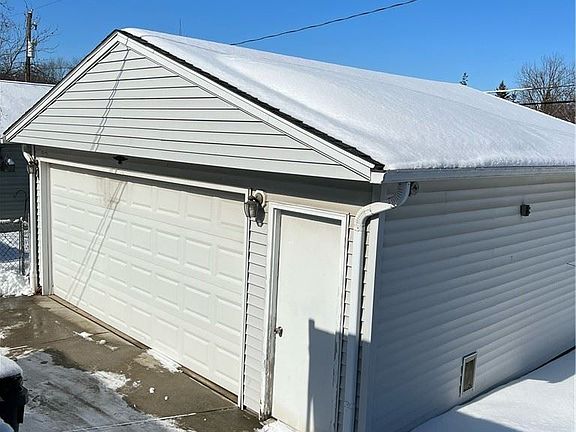 4th image of 12331 Reindeer Ave