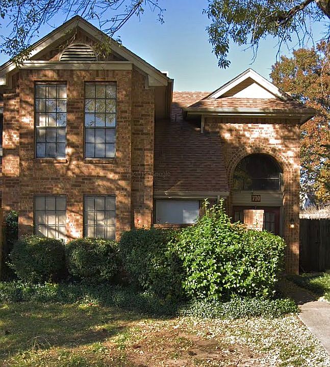 1st image of 710 Essex Pl