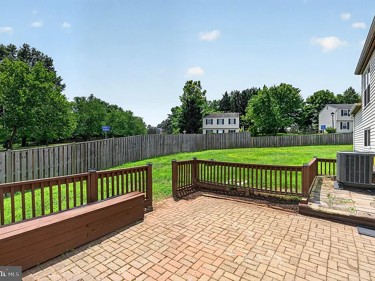 13296 Hollinger Ave — Photo 47