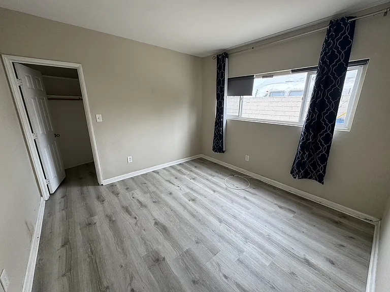 5401 W Olympic Blvd #1 — Photo 8