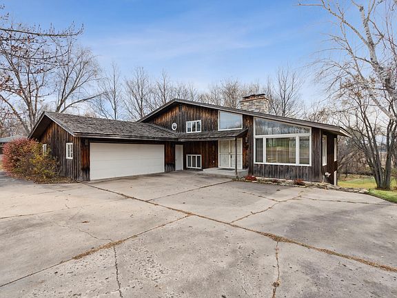 4th image of 1241 Southview Dr