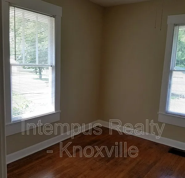 1900 Nickerson Ave — Photo 13