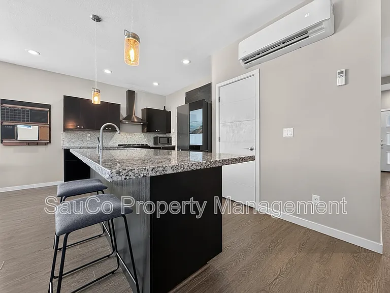 832 SE Cedar St — Photo 7