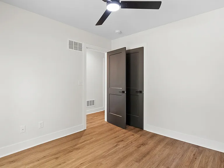 12407 Hiawatha Ave — Photo 23