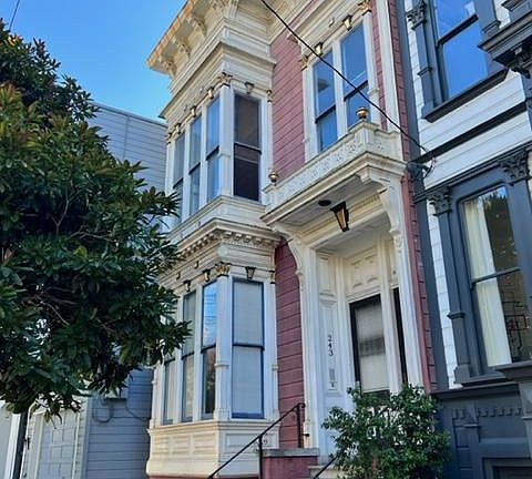 3rd image of 243 Waller St #243