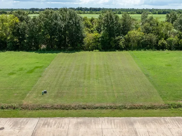 363 Le Belle Maison Dr, Raceland, LA 70394