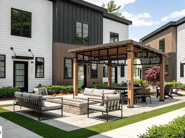 307 Hamilton St #C, Traverse City, MI 49686