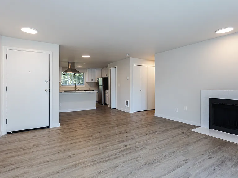 Ellyson Apartment Homes — Photo 2