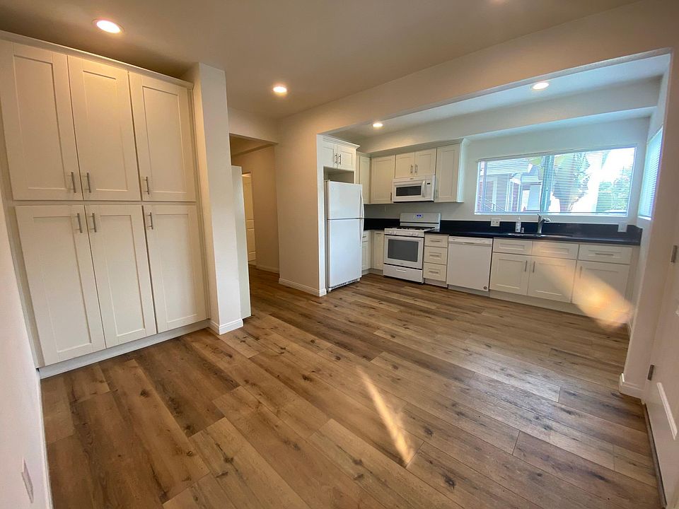 1st image of 3121 E Theresa St APT 6