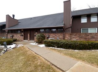 5198 Woodbridge Ln S #5198, Milwaukee, WI 53221