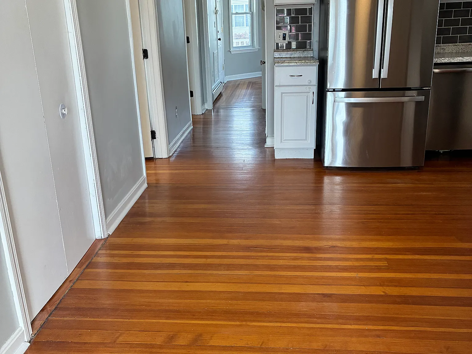 3 bed, 1100 sqft, $2,300 — Photo 3