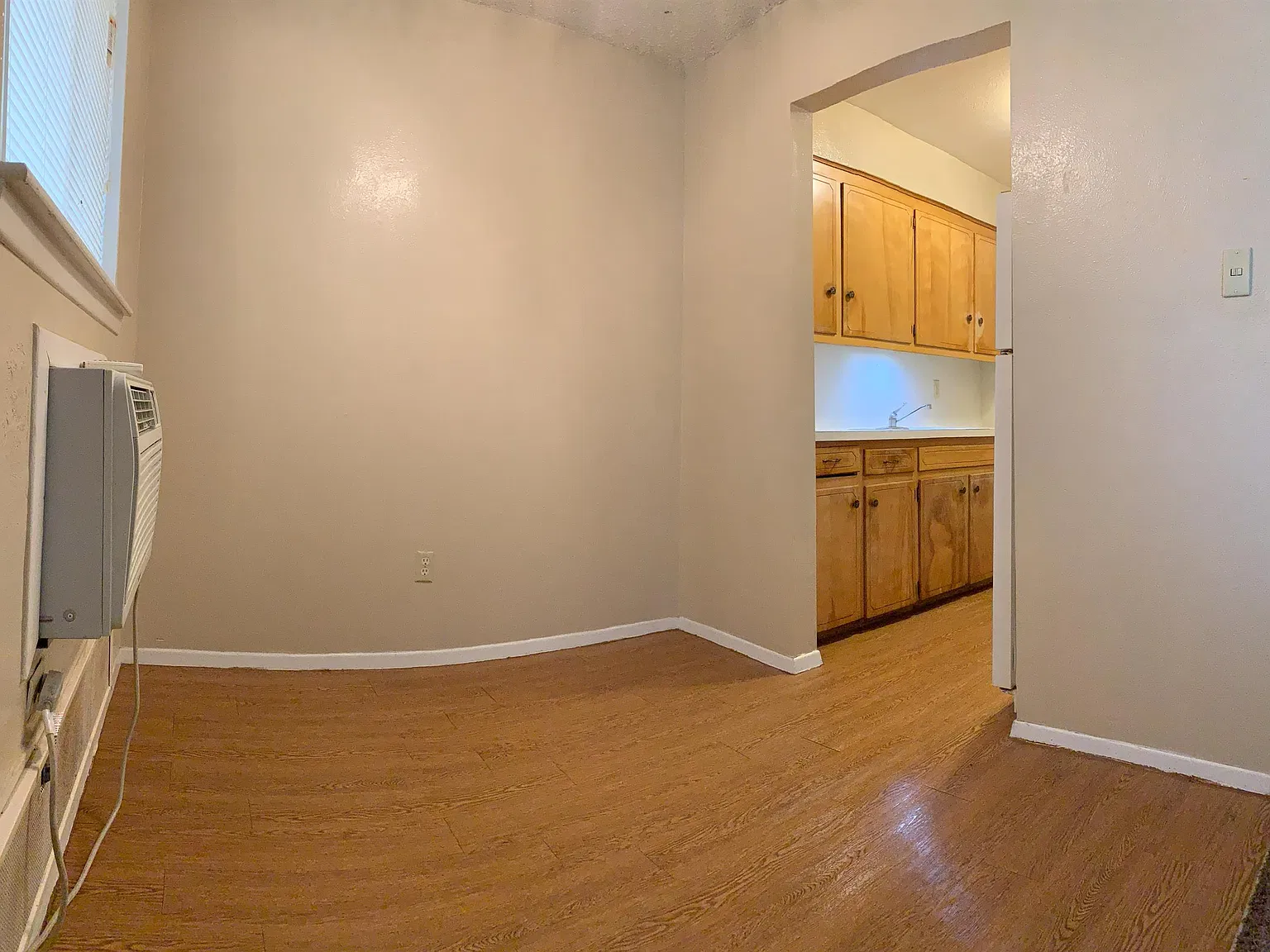 Columbia - Apt 11 — Photo 3