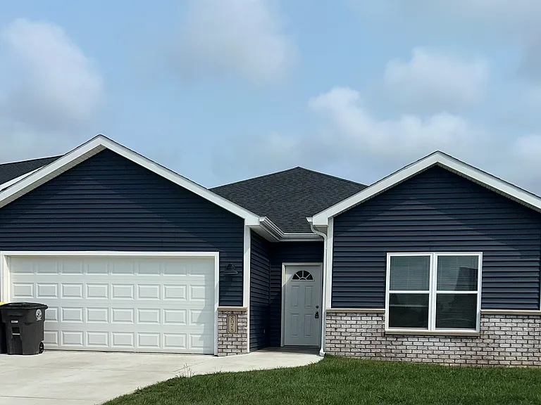 2078 Glastonbury Row — Photo 1