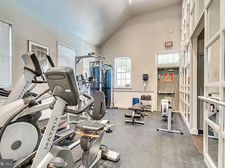 1718 W Abingdon Dr #202 — Photo 30