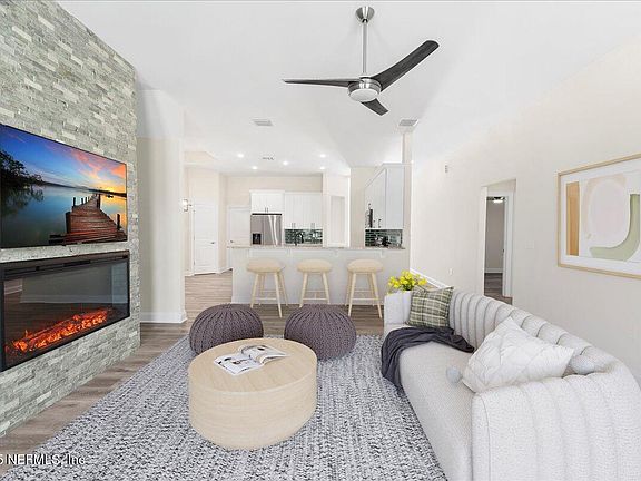 5th image of 1790 N LAKESHORE Drive