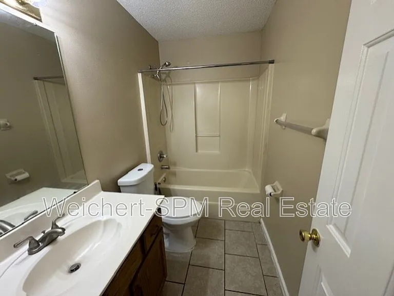 5616 Autumn Valley Dr — Photo 15