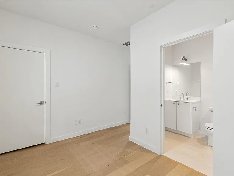 6144 Oram St #5 — Photo 10
