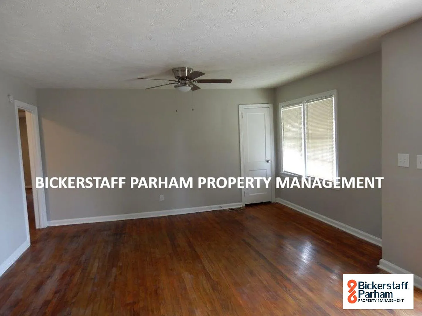 Charming Brick House, Located off of Warm Springs road!! — Photo 4