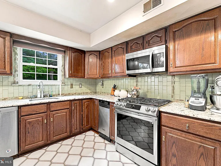 315 Pheasant Hill Dr — Photo 10